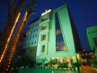 The Grand Hotel Bizzotel Gurgaon Luaran gambar